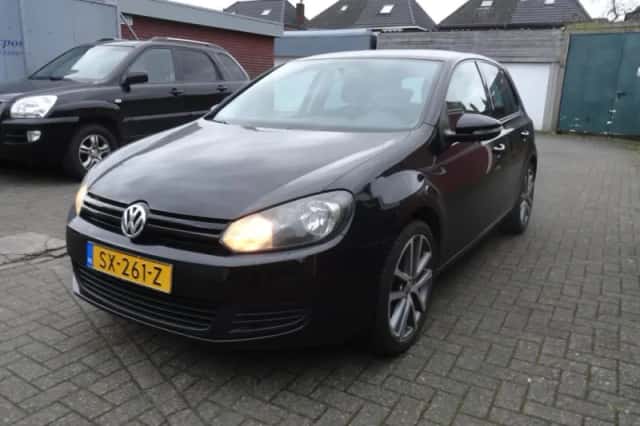 Volkswagen Golf (2009) thumbnail 2