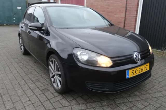 Volkswagen Golf (2009) thumbnail 3