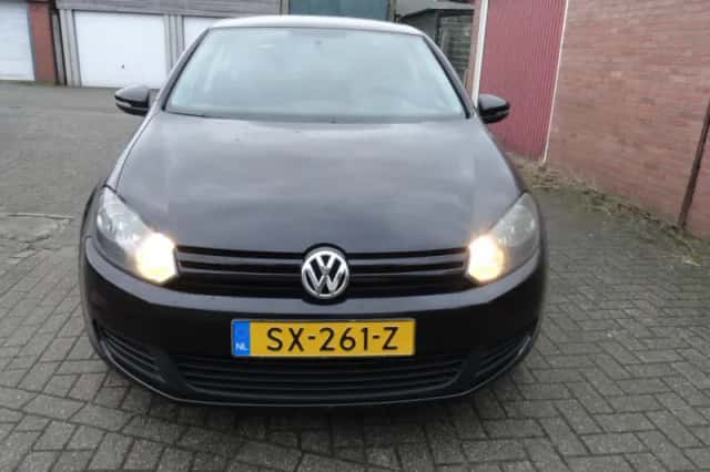 Volkswagen Golf (2009) thumbnail 4