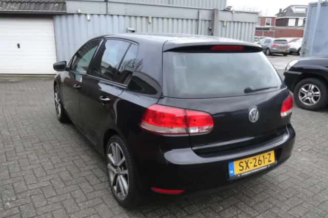 Volkswagen Golf (2009) thumbnail 6