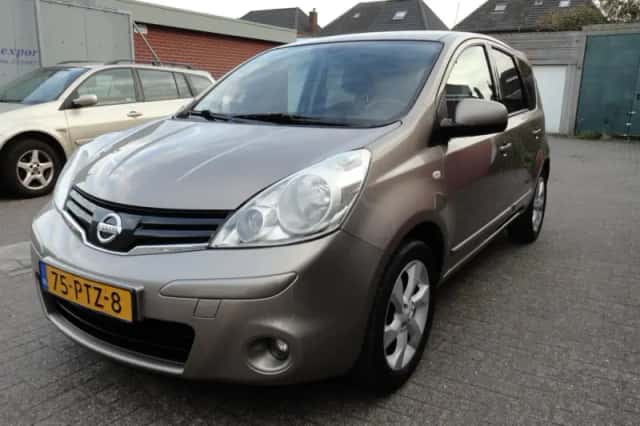 Nissan Note (2011) thumbnail 2