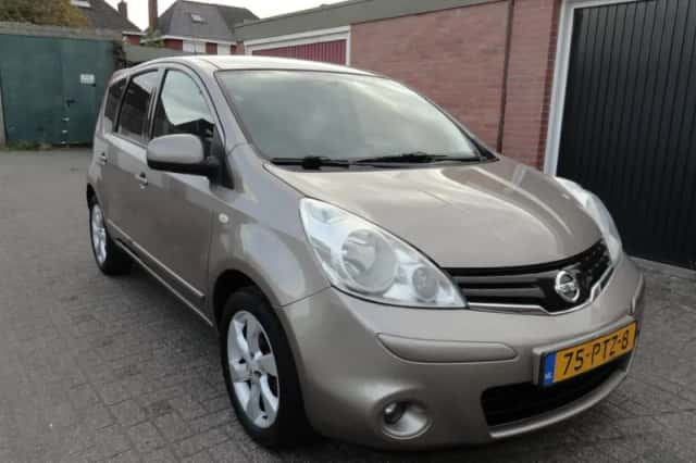 Nissan Note (2011) thumbnail 3