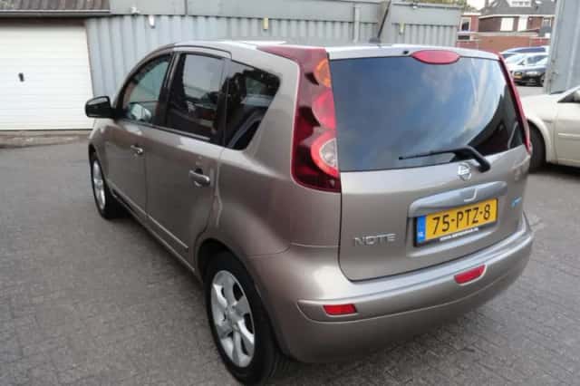 Nissan Note (2011) thumbnail 6
