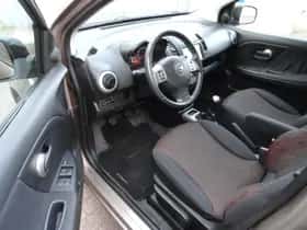 Nissan Note (2011) thumbnail 8