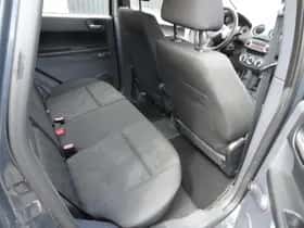 Mitsubishi Colt (2010) thumbnail 11