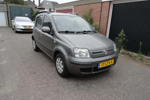 Fiat Panda (2010) thumbnail 2