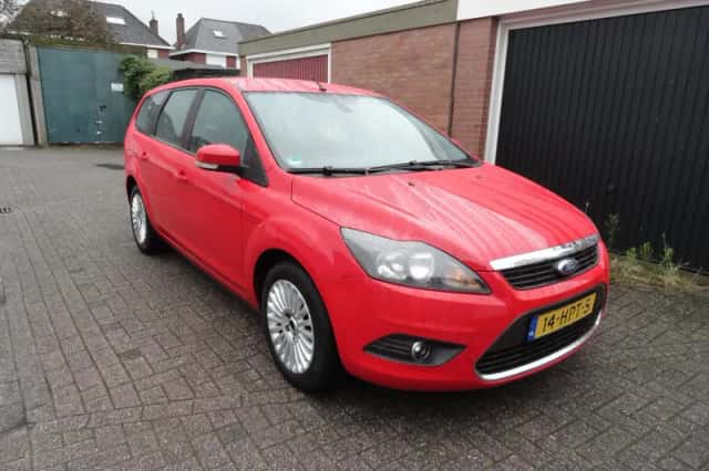 Ford Focus (2009) thumbnail 2