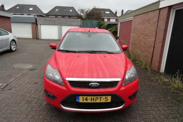 Ford Focus (2009) thumbnail 3