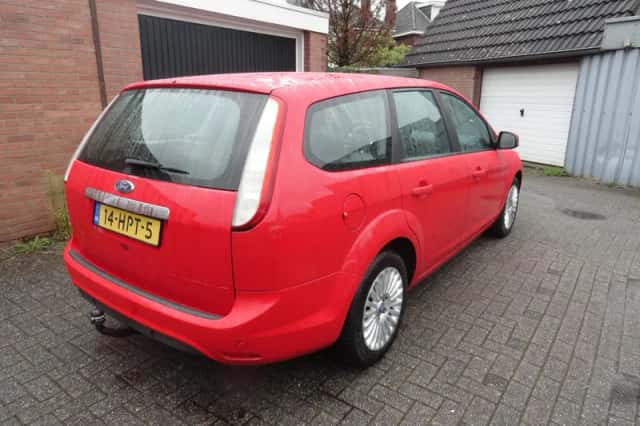 Ford Focus (2009) thumbnail 4