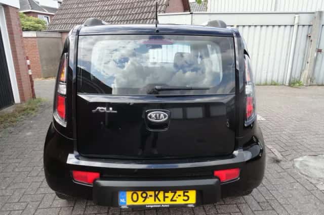 Kia Soul (2009) thumbnail 6