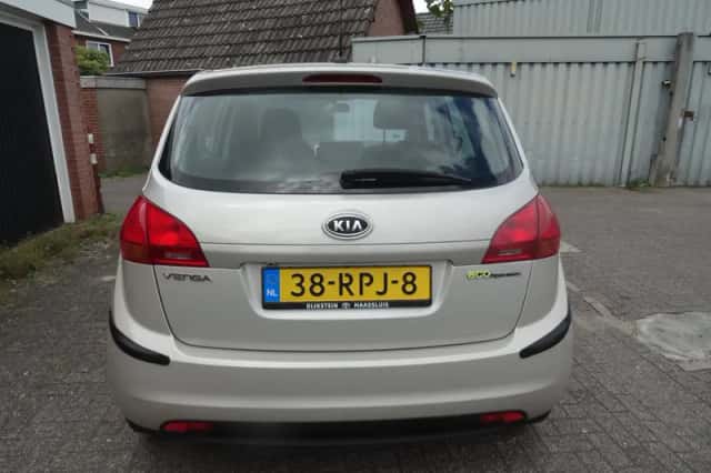Kia Venga (2011) thumbnail 6