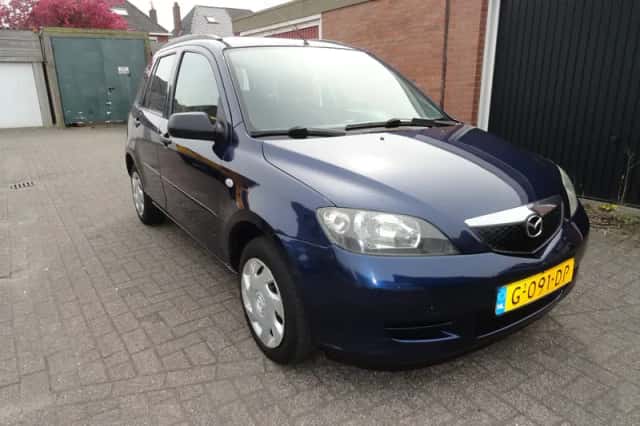Mazda 2 (2003) thumbnail 2