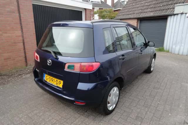 Mazda 2 (2003) thumbnail 4