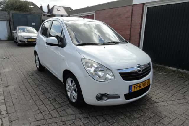 Opel Agila (2011) thumbnail 2