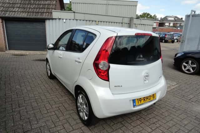 Opel Agila (2011) thumbnail 5