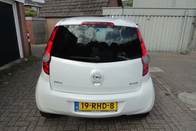 Opel Agila (2011) thumbnail 6