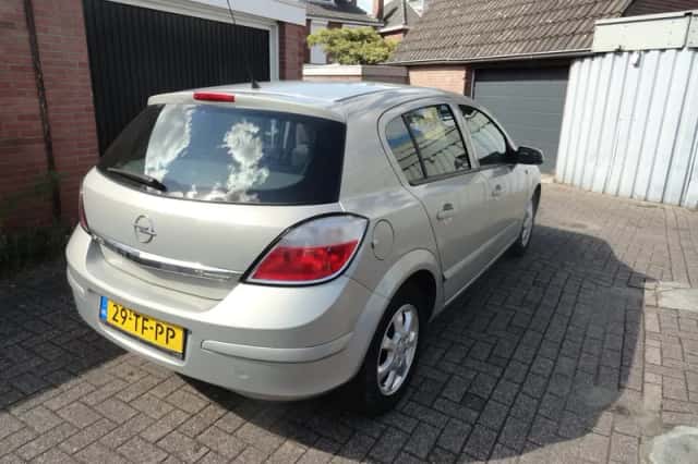 Opel Astra (2006) thumbnail 4