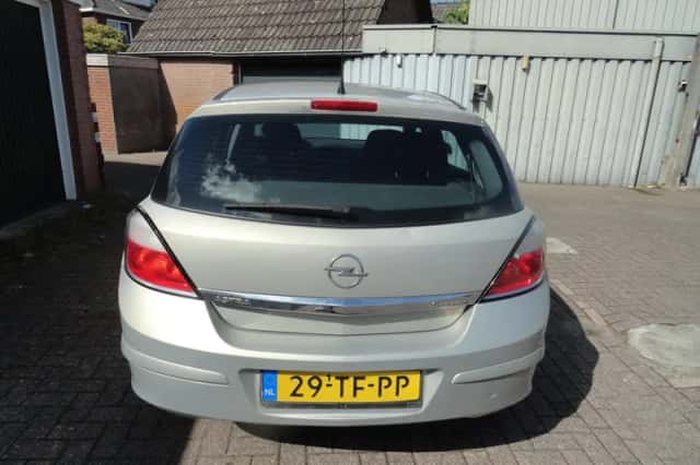Opel Astra (2006) thumbnail 6