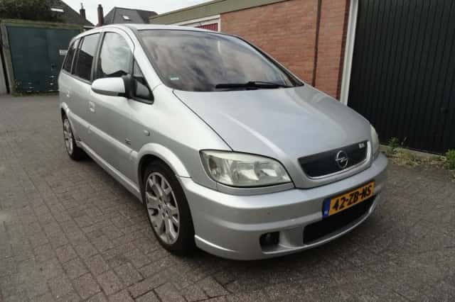 Opel Zafira (2002) thumbnail 2