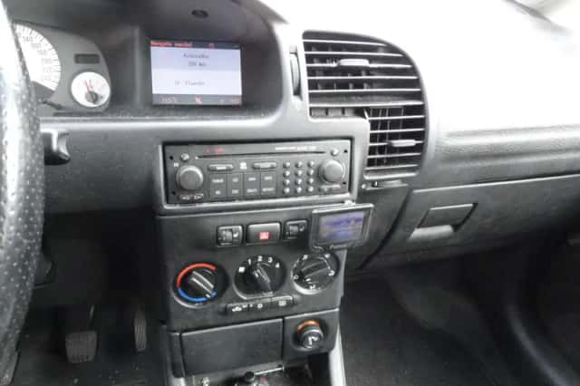 Opel Zafira (2002) thumbnail 12