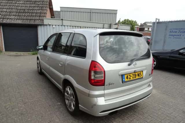 Opel Zafira (2002) thumbnail 5