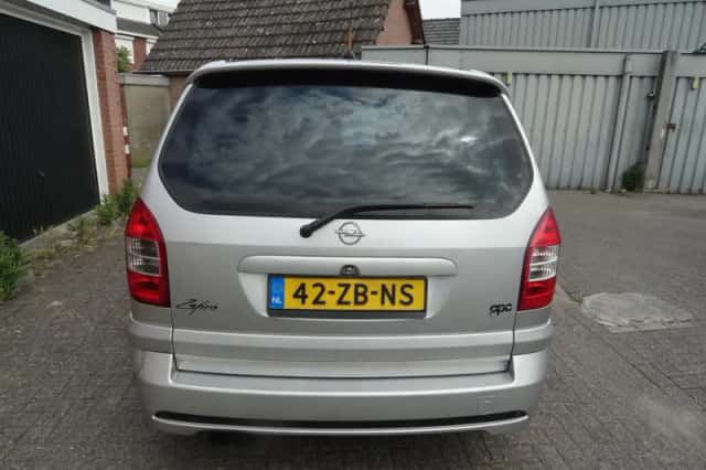 Opel Zafira (2002) thumbnail 6