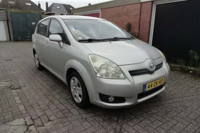 Toyota Verso (2008) thumbnail 2