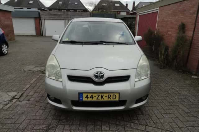 Toyota Verso (2008) thumbnail 3