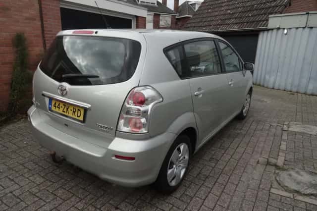 Toyota Verso (2008) thumbnail 4
