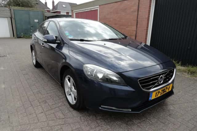 Volvo V40 (2012) thumbnail 2