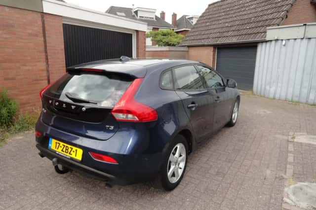 Volvo V40 (2012) thumbnail 4