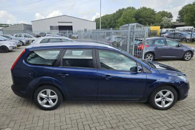 Ford Focus (2011) thumbnail 4