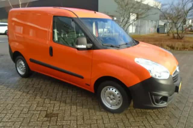 Opel Combo (2018) thumbnail 2