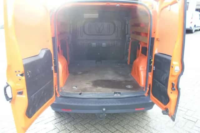 Opel Combo (2018) thumbnail 3