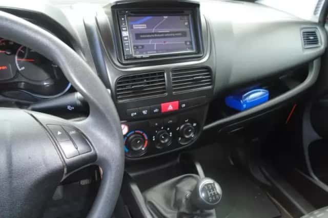 Opel Combo (2018) thumbnail 6