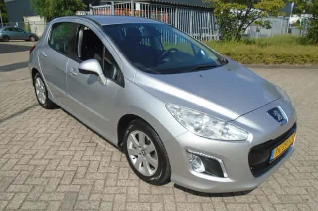 Peugeot 308 (2011) thumbnail 2