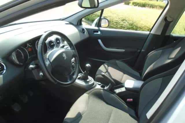 Peugeot 308 (2011) thumbnail 5