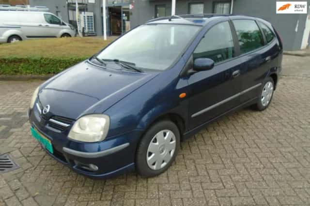 Nissan Almera Tino (2005) thumbnail 1
