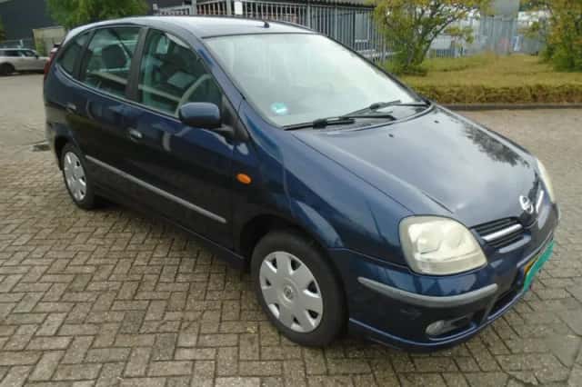 Nissan Almera Tino (2005) thumbnail 2