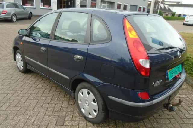 Nissan Almera Tino (2005) thumbnail 4