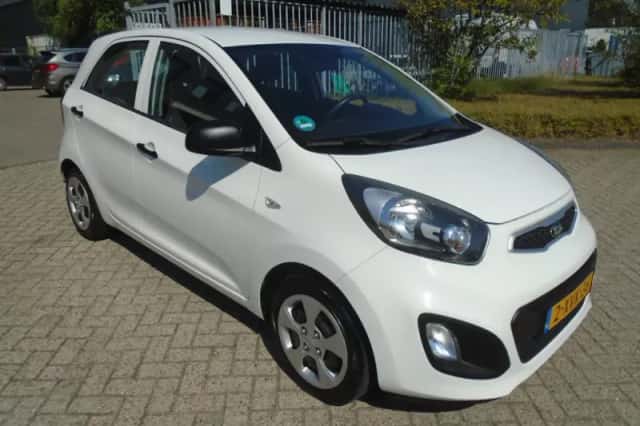 Kia Picanto (2015) thumbnail 2