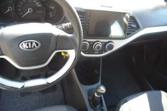 Kia Picanto (2015) thumbnail 6