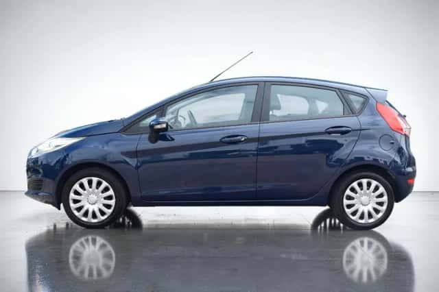 Ford Fiesta (2015) thumbnail 4