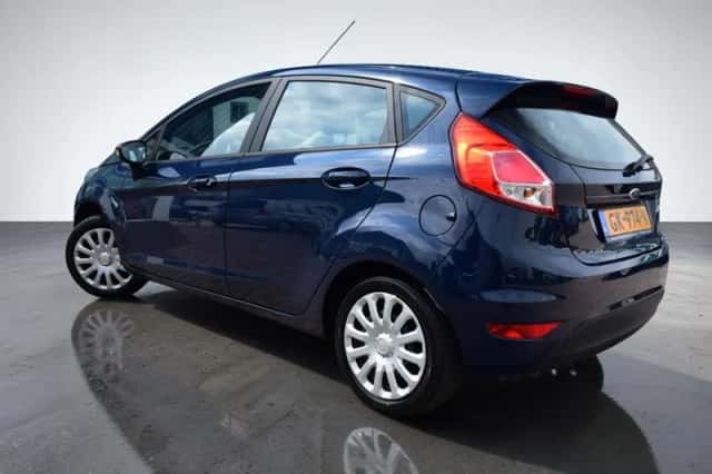Ford Fiesta (2015) thumbnail 5