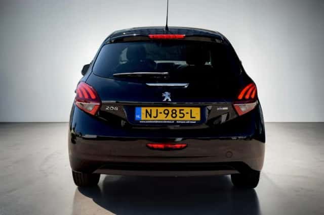 Peugeot 208 (2016) thumbnail 6