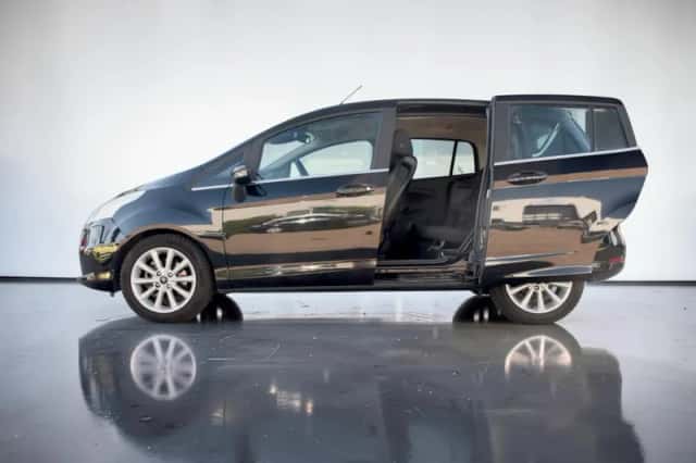 Ford B-Max (2015) thumbnail 4