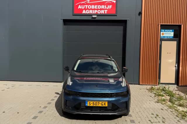 Lynk & Co 01 (2023) thumbnail 1