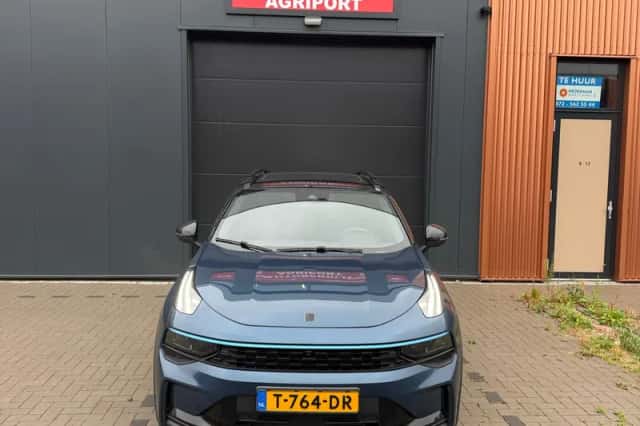 Lynk & Co 01 (2023) thumbnail 2