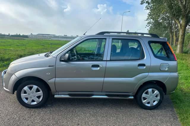 Suzuki Ignis (2003) thumbnail 4