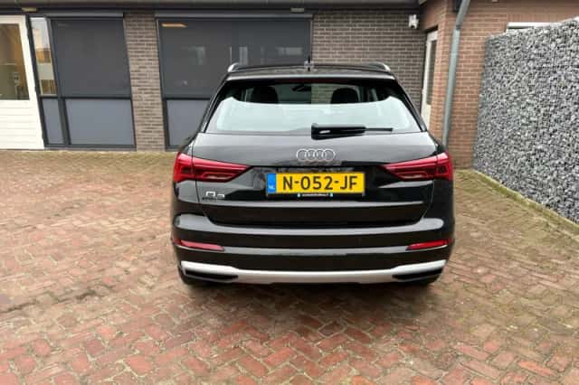 Audi Q3 (2021) thumbnail 6